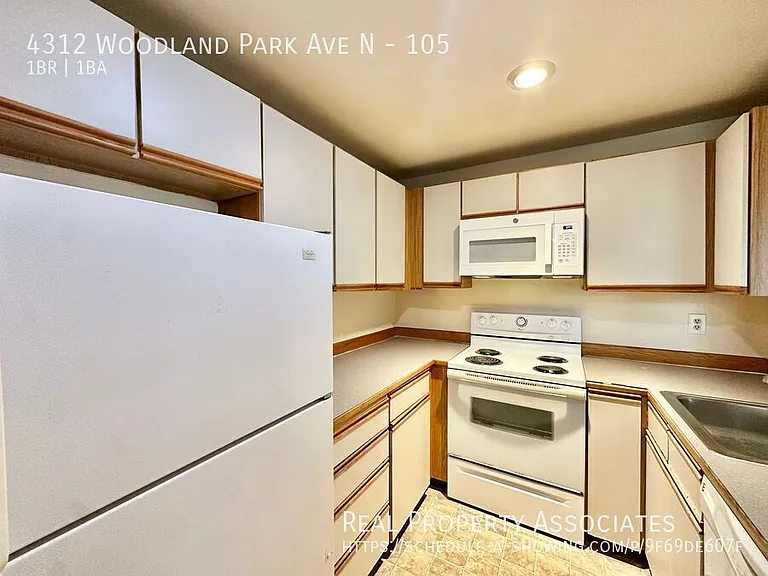 4312 Woodland Park Ave N #105 — Photo 4