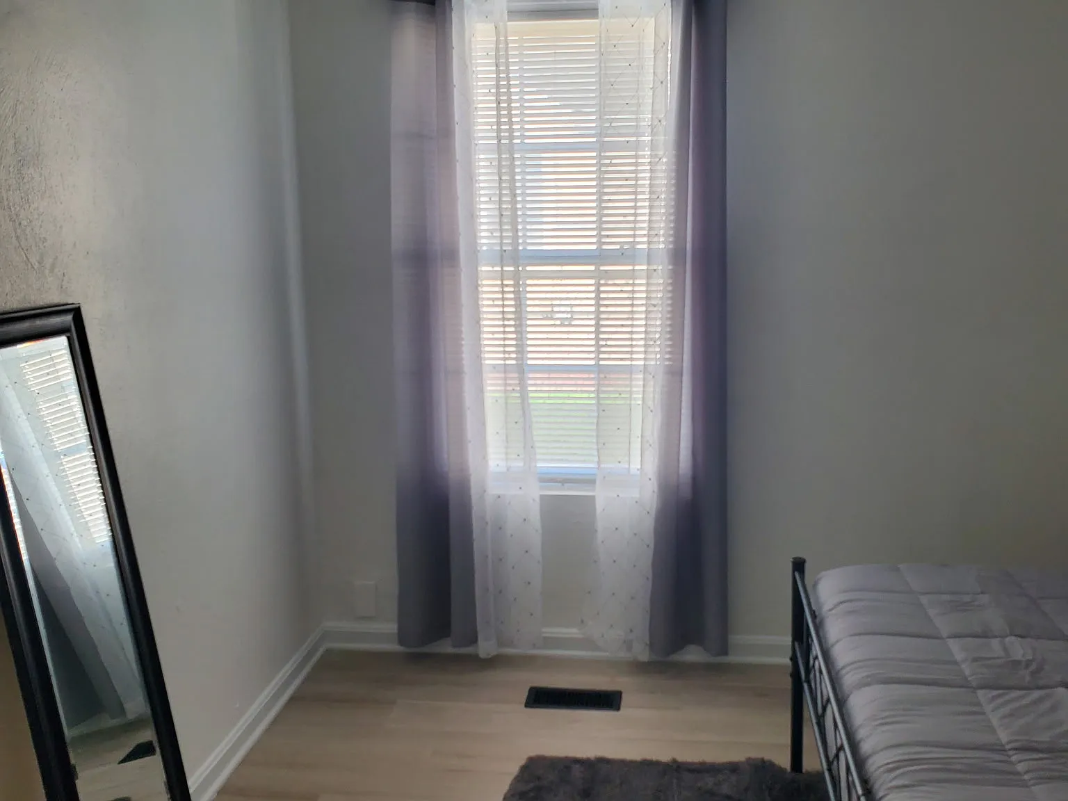 5 bed, 4092 sqft, $700 — Photo 4