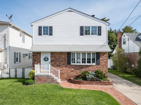 89 Bellevue Avenue, Oceanside, NY 11572