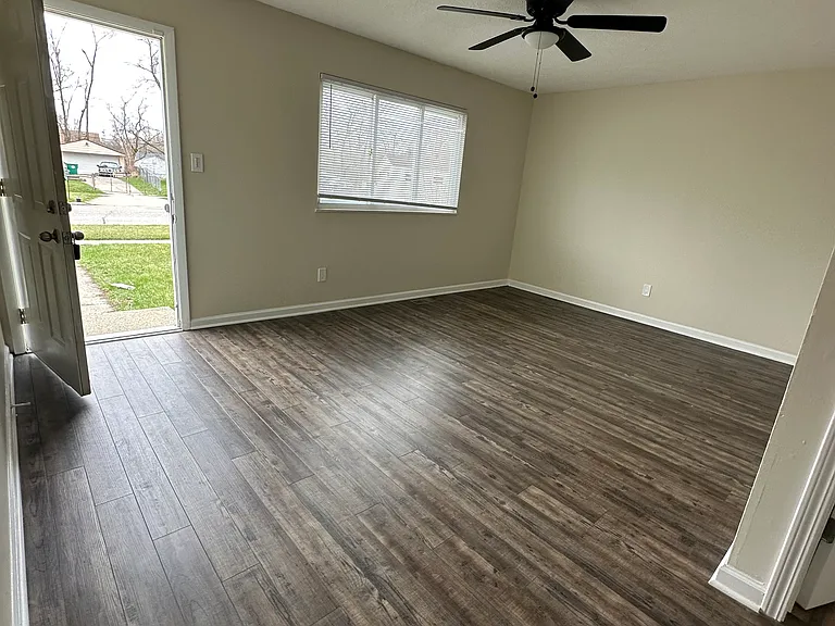 2705 Peachcrest St — Photo 2