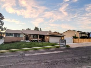 931 Green Oaks Dr, Bountiful, UT 84010