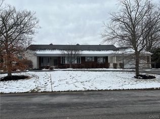 108 Litchfield Dr, Syracuse, NY 13224