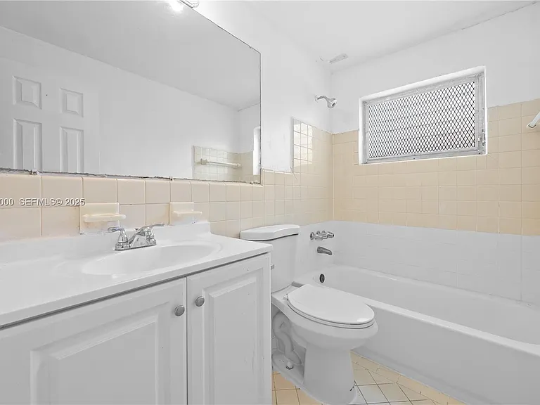 2072 NE 169th St #2 — Photo 8