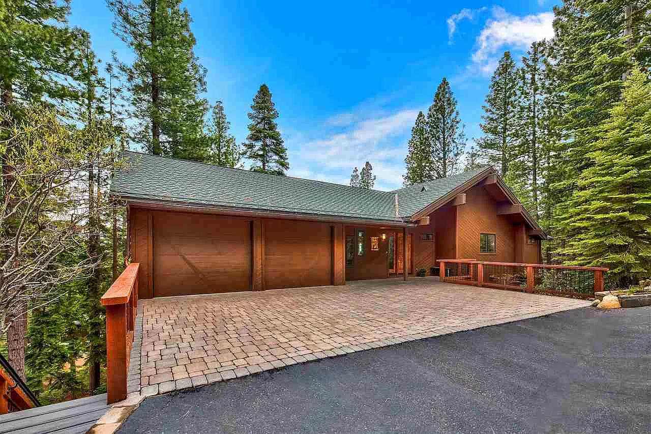 565 Sugarpine Dr photo 1