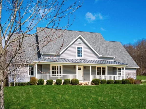2435 Freedom Ln, Zanesville, OH 43701