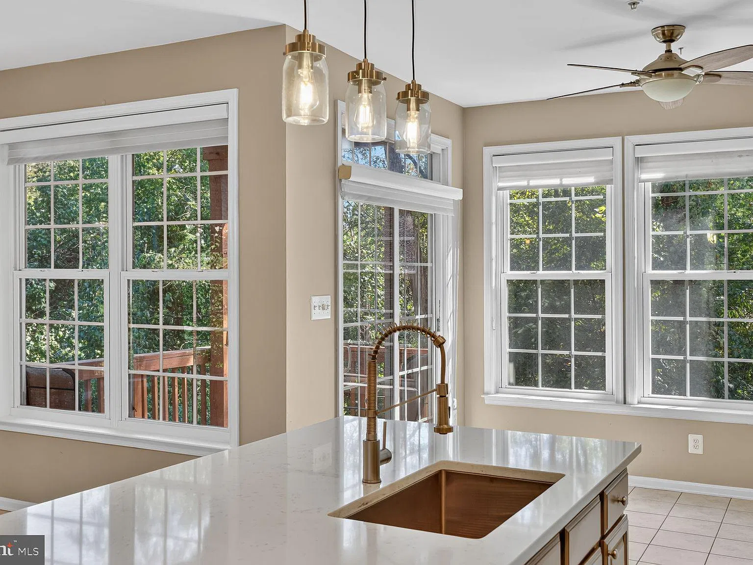 3 bed, 4.0 bath, 2058 sqft, $3,250 — Photo 3