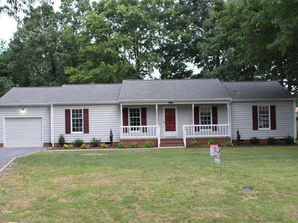 1704 Pine Tree Dr, Gloucester Point, VA 23062