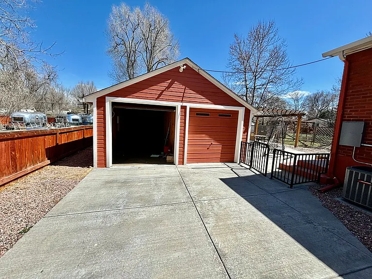 318 Scott Ave #B — Photo 14