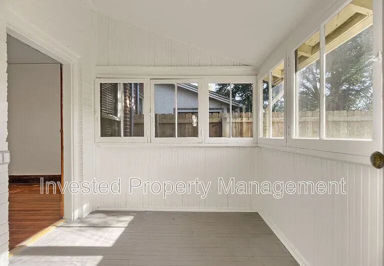 632 S Grant St — Photo 11