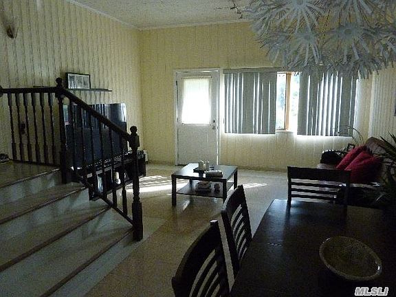 3rd image of 62 Smith St