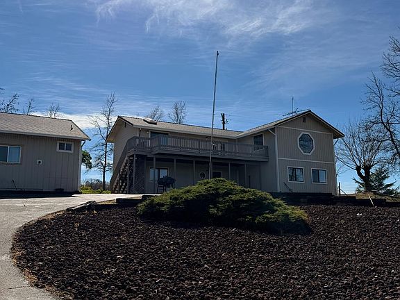 3rd image of 17905 Burke Dr
