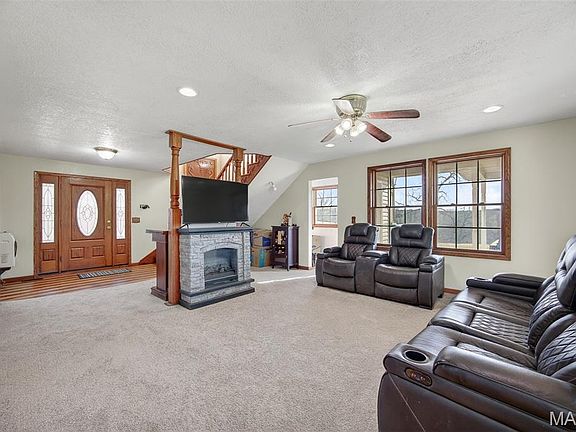 4th image of 33992 Garrett Rd