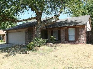 1204 W Birmingham St, Broken Arrow, OK 74011