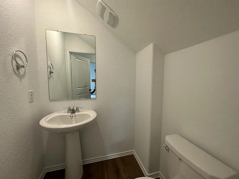 312 Sonterra Dr — Photo 16