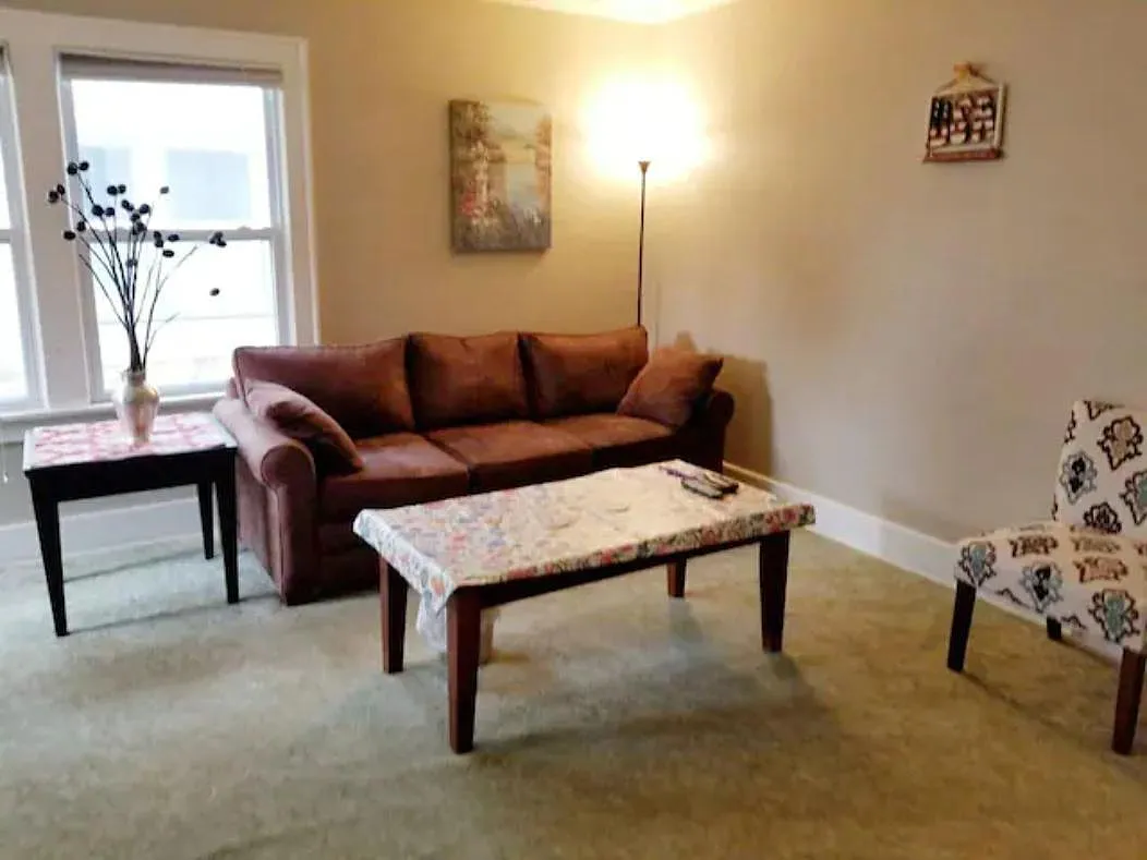 7818 Lake City Way NE — Photo 4