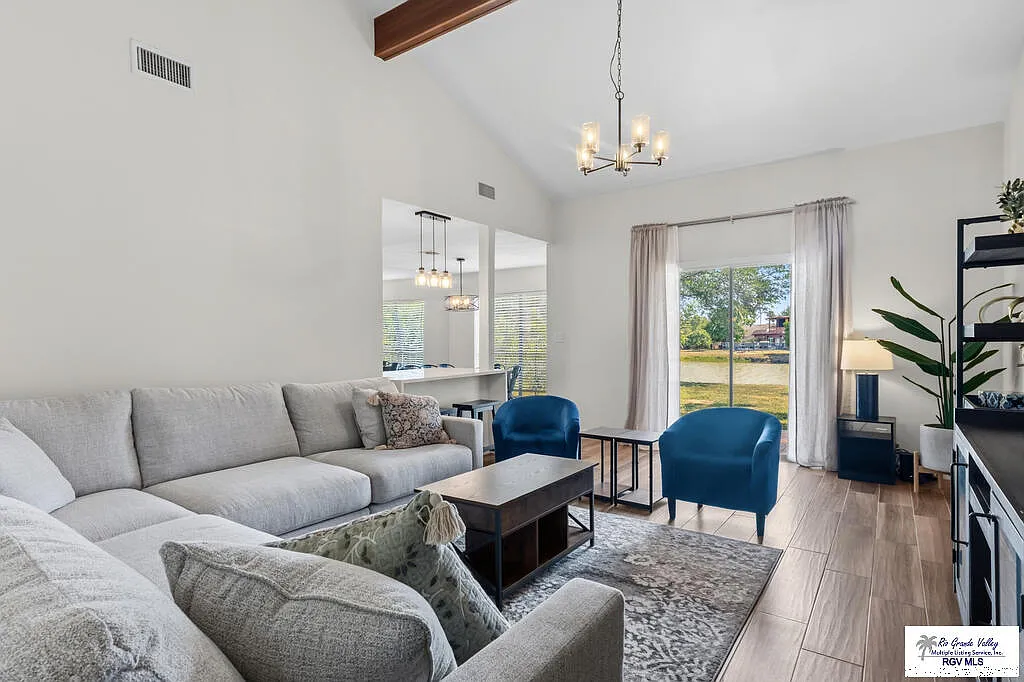 3 bed, 2.5 bath, 1712 sqft, $2,500 — Photo 4