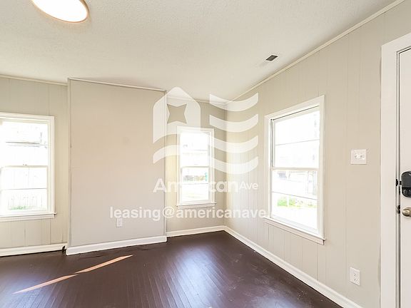 1807603_003_living_room_13640213.jpg