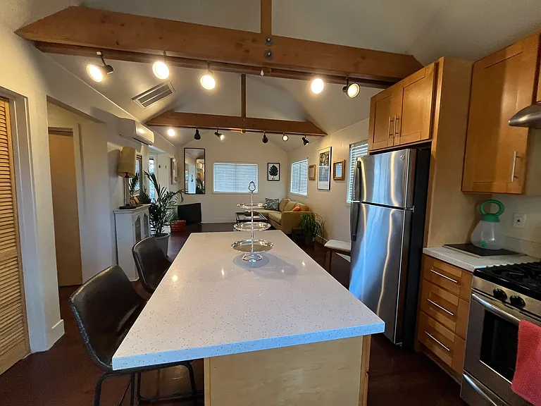 453 Ashton Ave — Photo 5