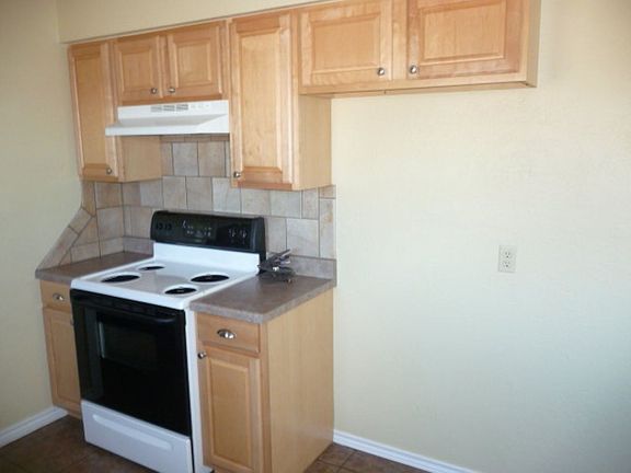 5th image of 3804 NW Cherry Ave
