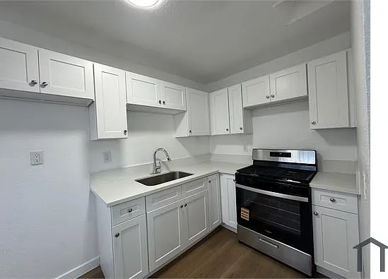 816 E 87th Pl #818 — Photo 5