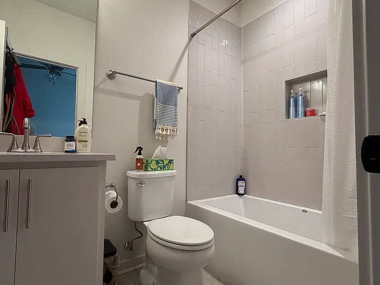 902 N Poplar St #A — Photo 5