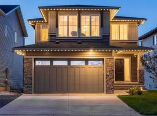 656 S Bayview Way SW, Airdrie, AB T4B 5G3