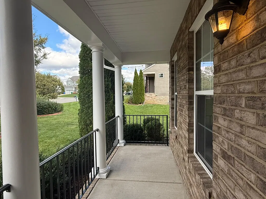 5 bed, 4.5 bath, 3531 sqft, $4,099 — Photo 4