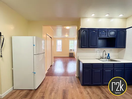 Rented by Realty 2000 Corp | media 29