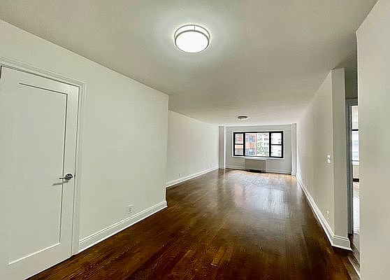 1st image of 107 E 37th St APT 2