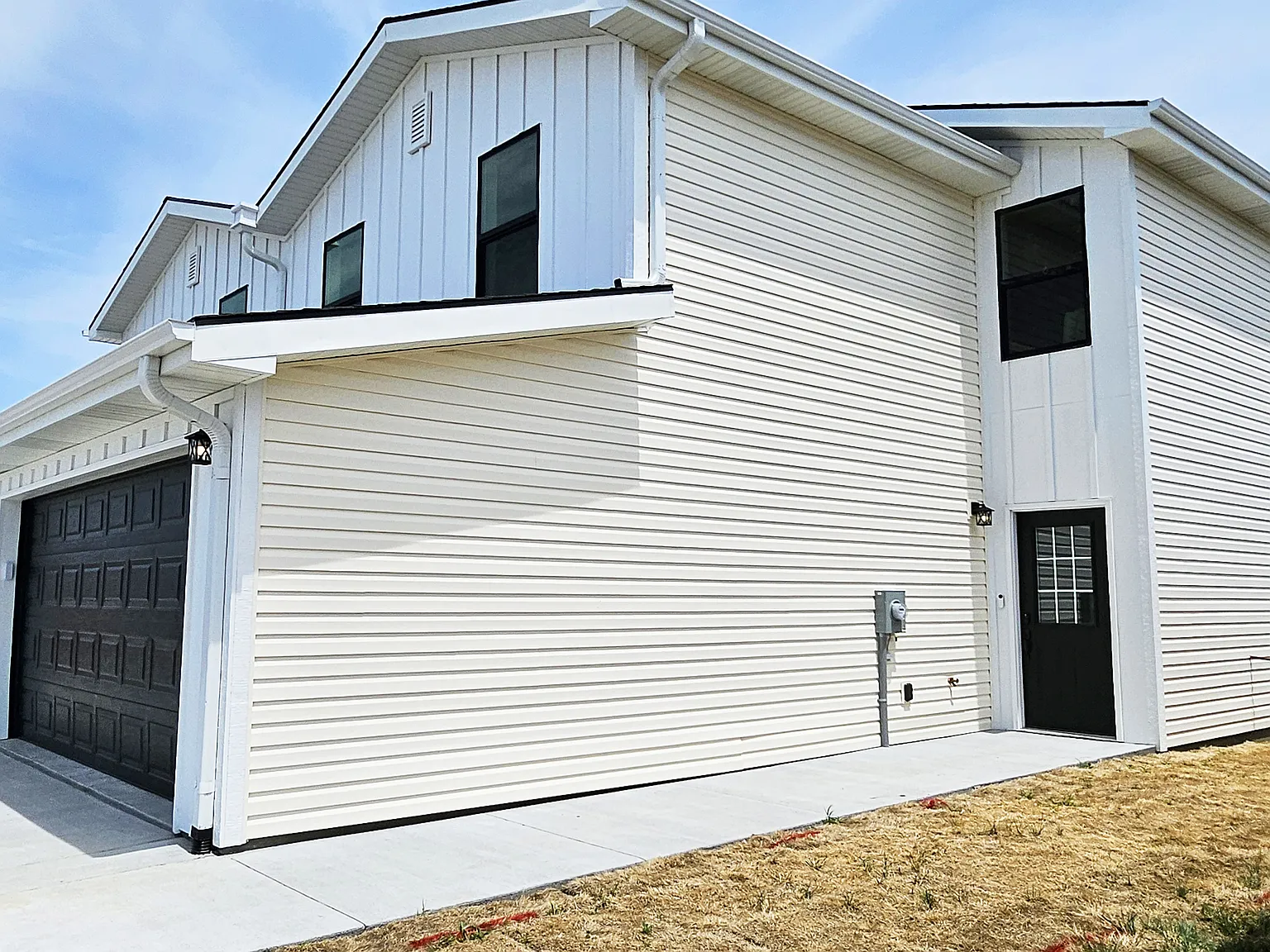 4 bed, 2.5 bath, 1507 sqft, $2,100 — Photo 2