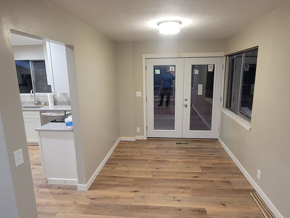 Upstairs dining room