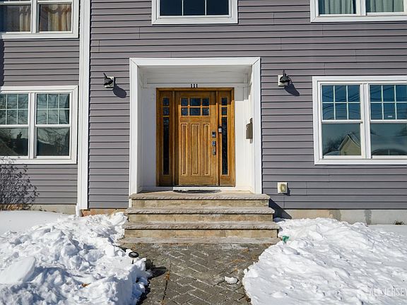 3rd image of 111 Remsen Ave