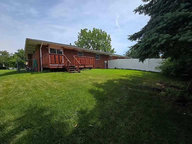 1705 Linda Ln — Photo 17
