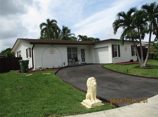 9330 NW 10 Street, Pembroke Pines, FL 33024