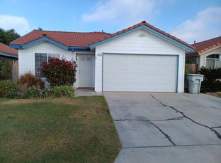 5758 W Vartikian Ave, Fresno, CA 93722