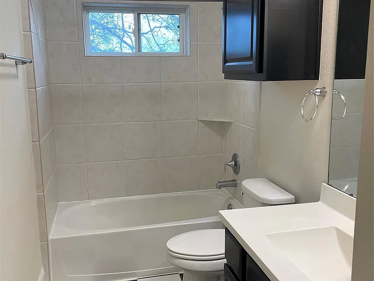 5105 Maple St — Photo 35