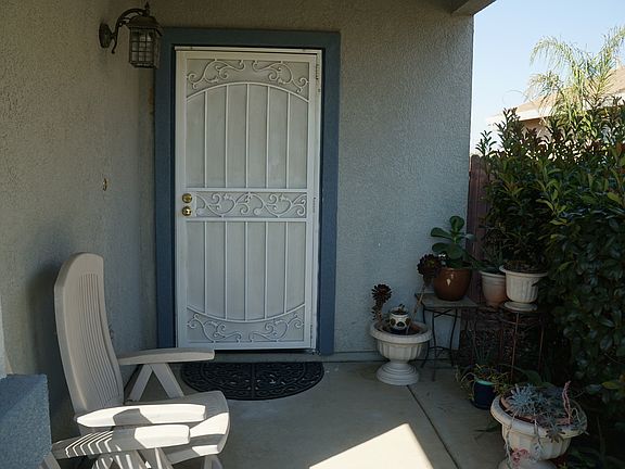 2nd image of 2135 Roberta Ave