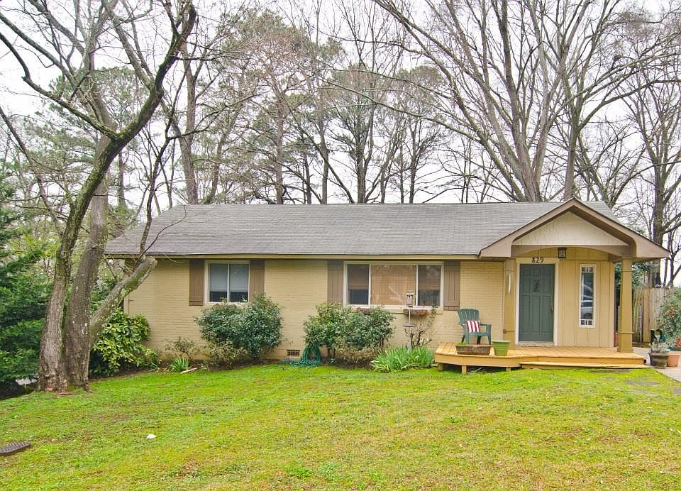 1st image of 829 Frances Dr SE