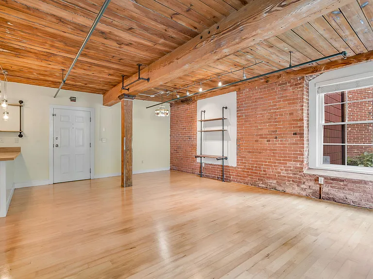 14 Sanford St #7 — Photo 6