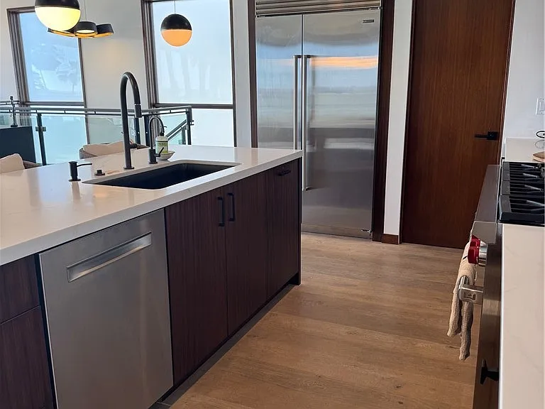 1120 Palm Dr — Photo 11