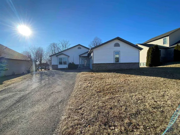 435 Waveland Ave, Rockford, IL 61102