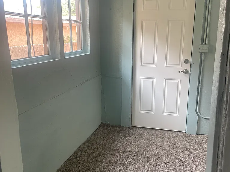 1043 Berkley Ave #2 — Photo 7