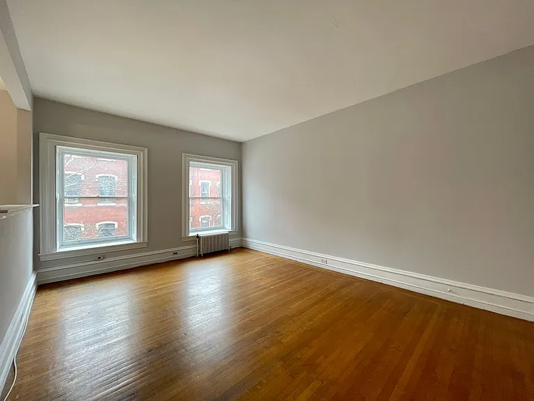 2021 Spruce — Photo 3