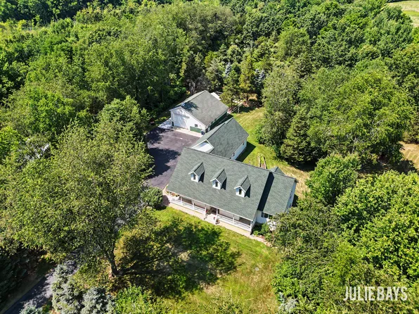6202 Black Creek Dr, Middleville, MI 49333