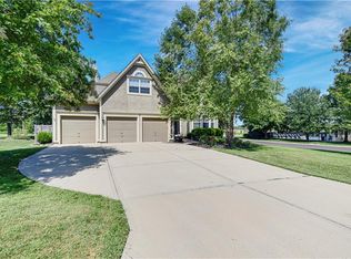 19480 W 207th Ter, Spring Hill, KS 66083