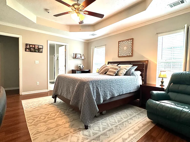 877 Tyler Woods Dr — Photo 13