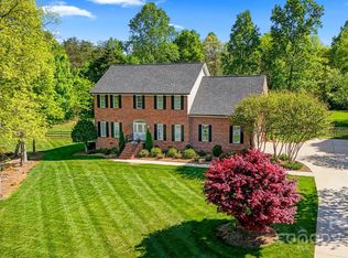1092 Willow Creek Dr, Newton, NC 28658