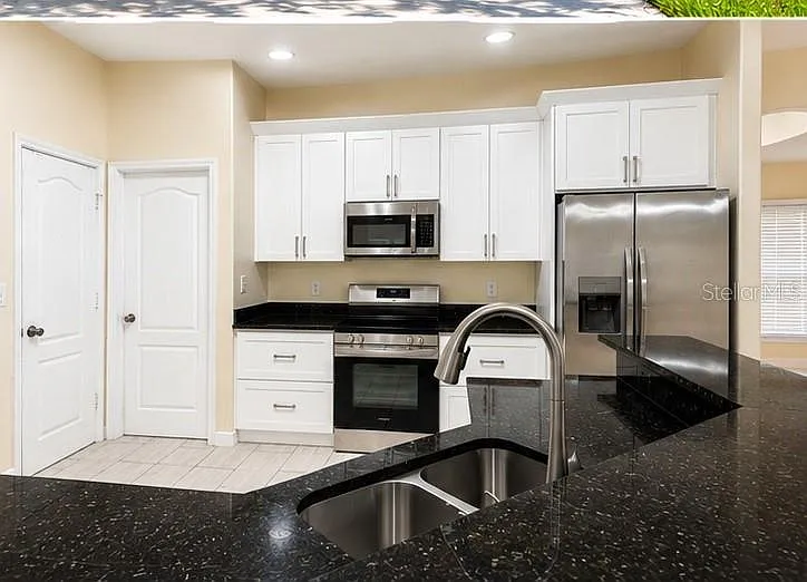 14369 Babylon Way — Photo 3