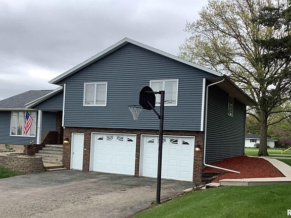 2nd image of 907 N Fearing Ave