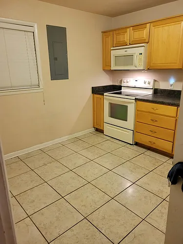 1505 Hudson St #4 Photo 1